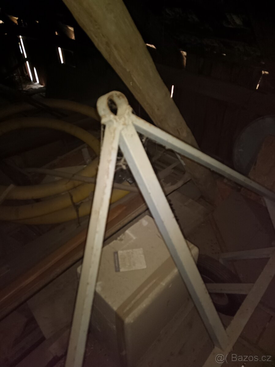 Prodám válec z modřínového dřeva za traktor - 3