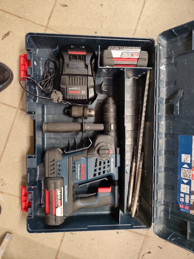 Aku vrtačka BOSCH 36V - 3