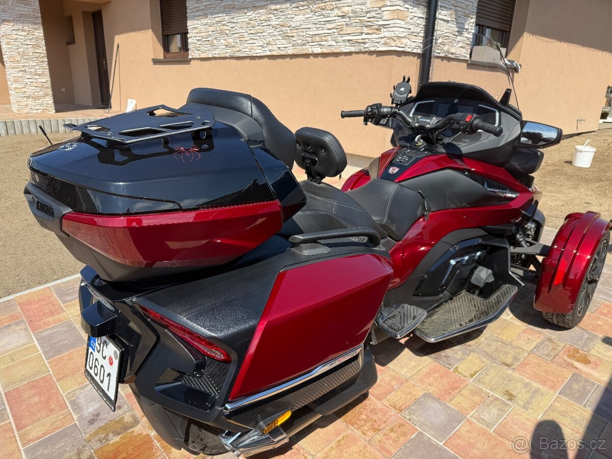 CAN-AM SPYDER - 3