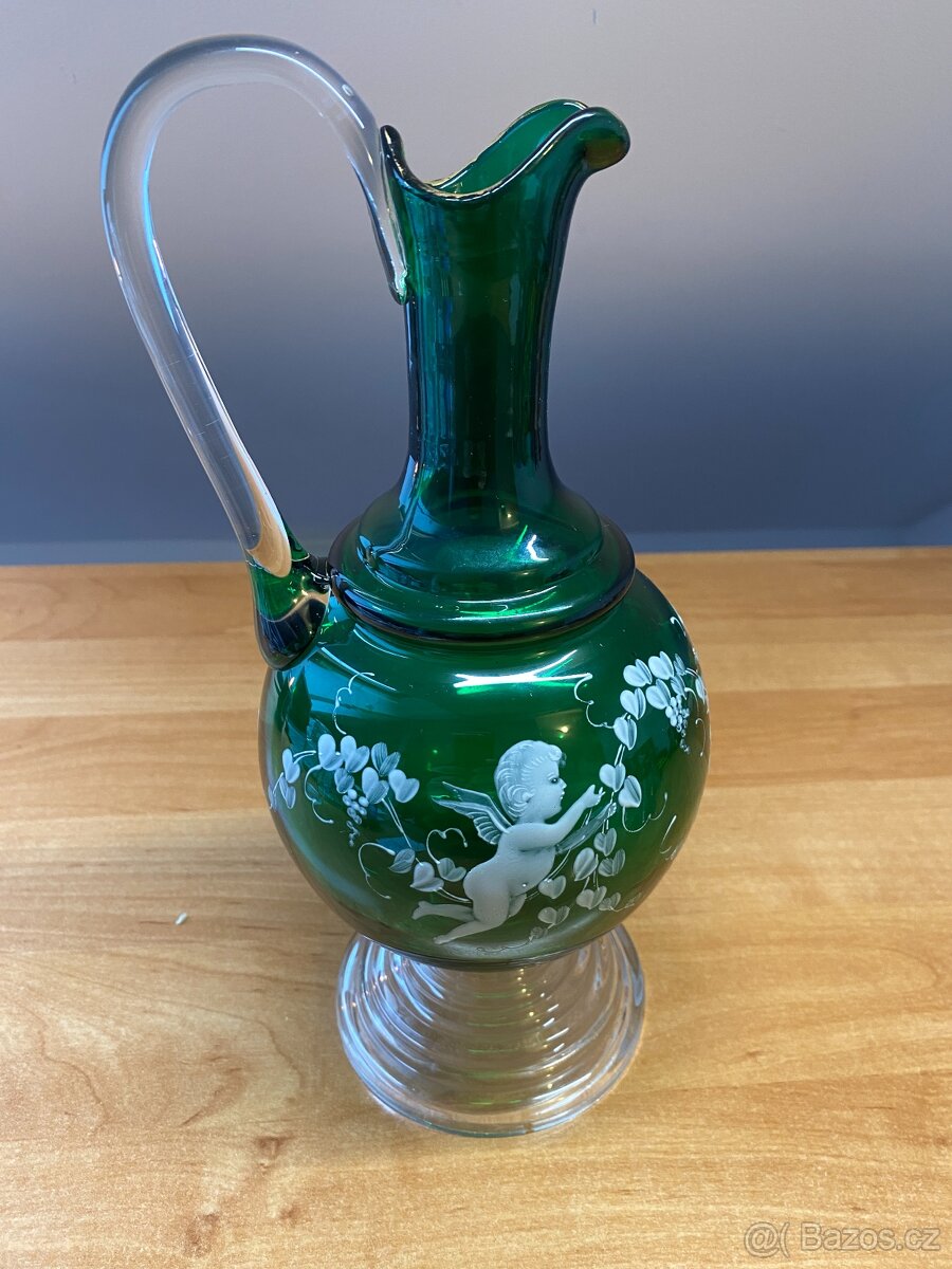 Sběratel nabízí staré skleněné karafy - 3