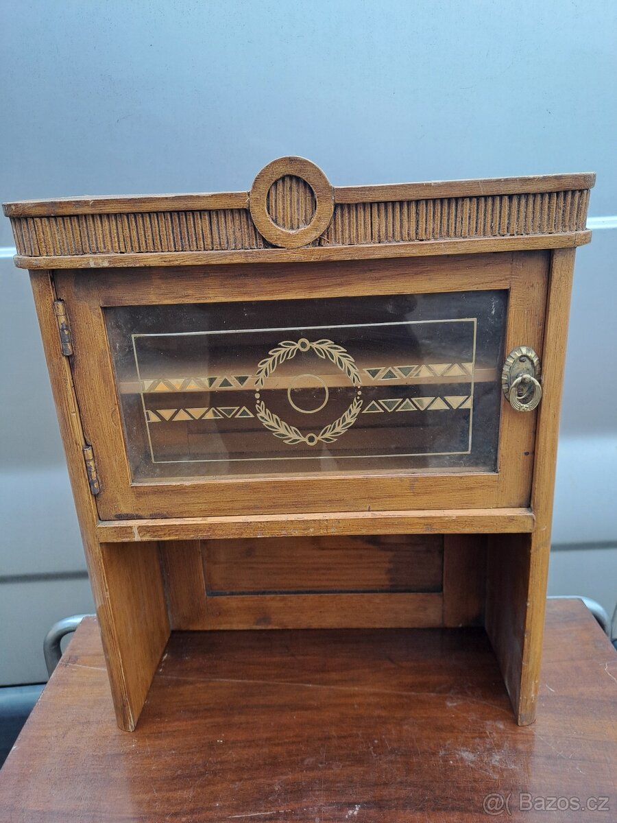 skříňka - polička - lékárnička č.2 - 3