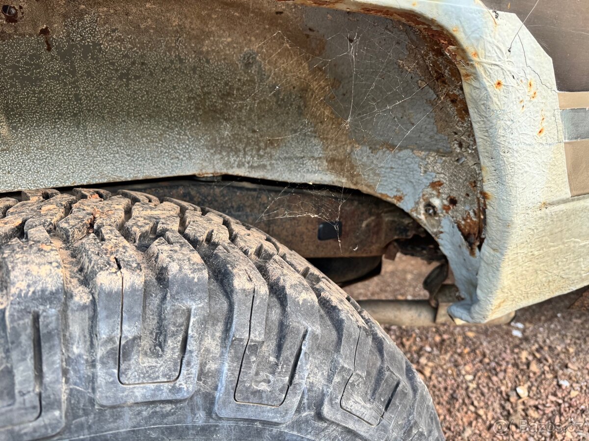 Toyota land cruiser 73 2.4 td 63kw