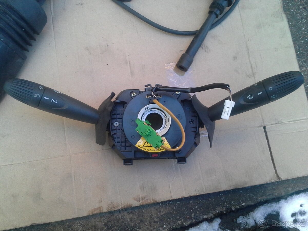 Fiat Punto 2 , 1.2 16v , světla , klapa, spínače.airbag aj. - 3