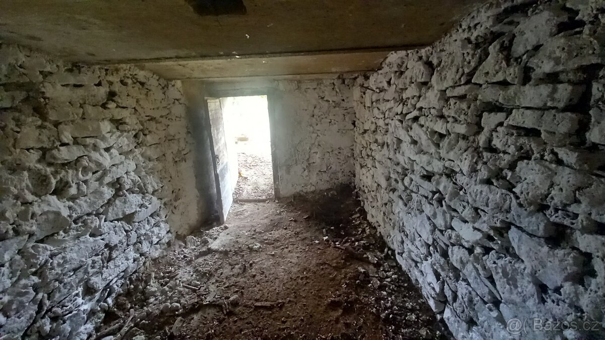 Pozemek se sklepem u dukovan - 3