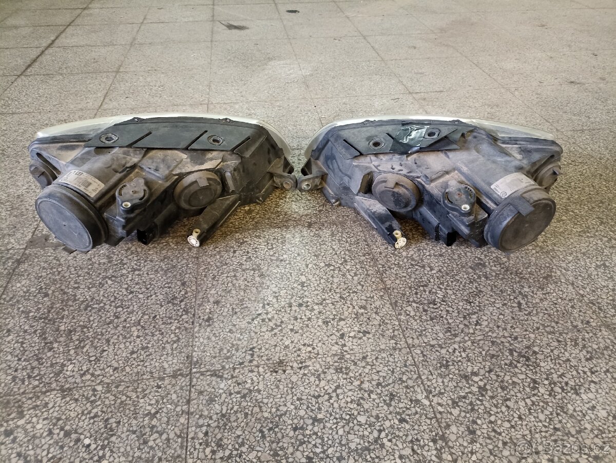 Přední světla Passat B6 . - 3