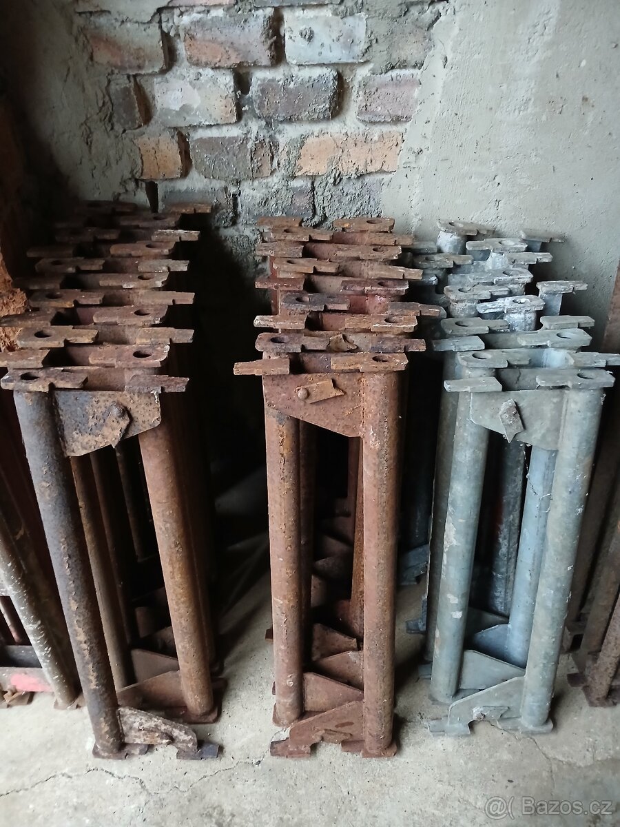 Prodám příčníky a patky na Haki lešení - 3