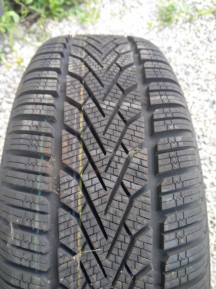 16" rezerva VW TOURAN + náradie. - 3