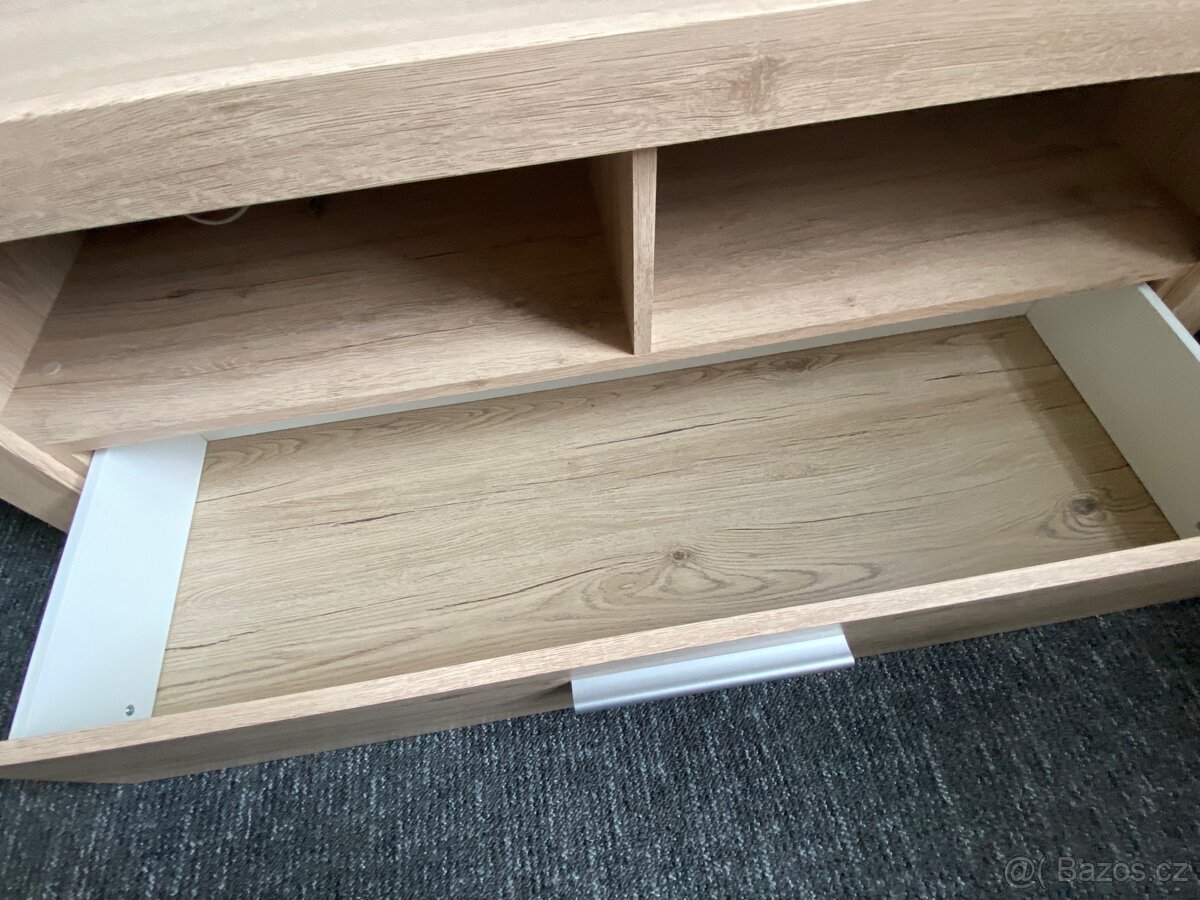Televizní stolek - 3