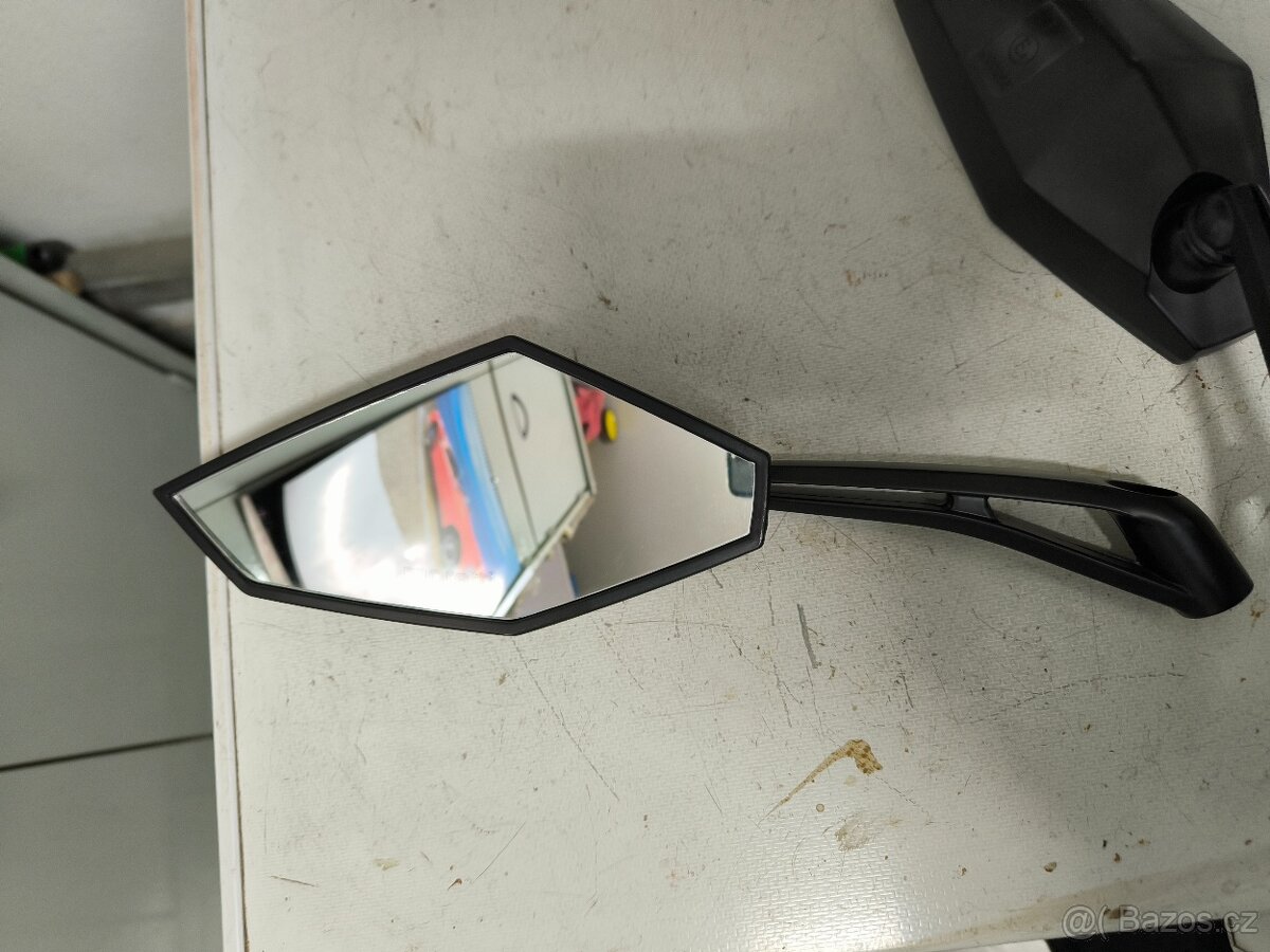 Zrcátka na skútr - 3