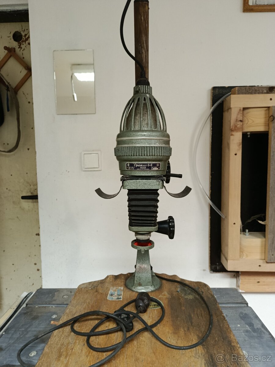 Starší zvětšovací přístroj - 3