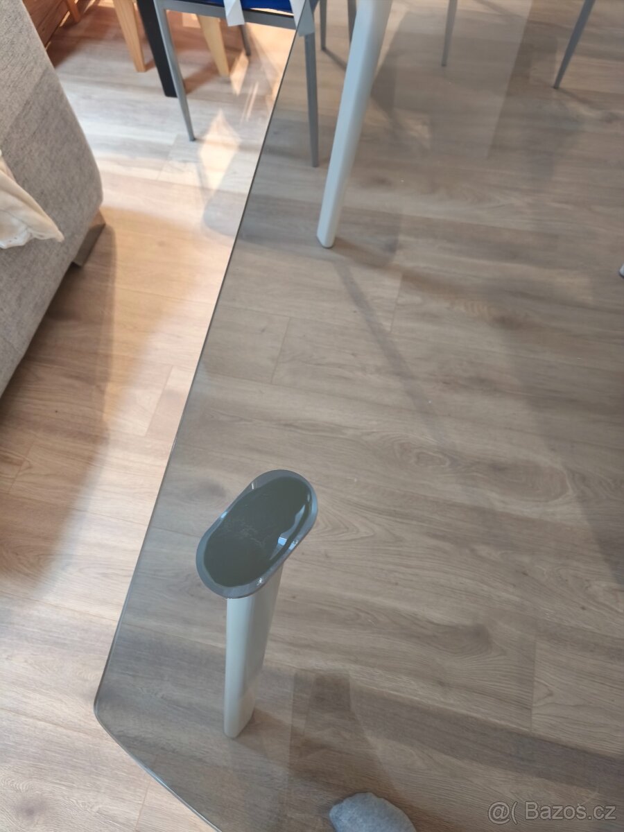 Jídelní stůl - 3