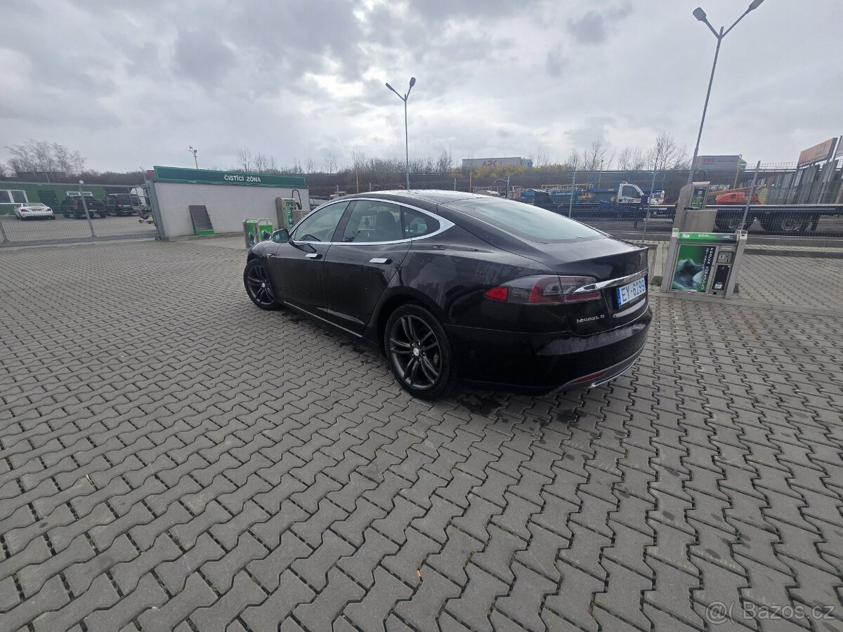 Tesla Model S 90D Free Supercharger - 3