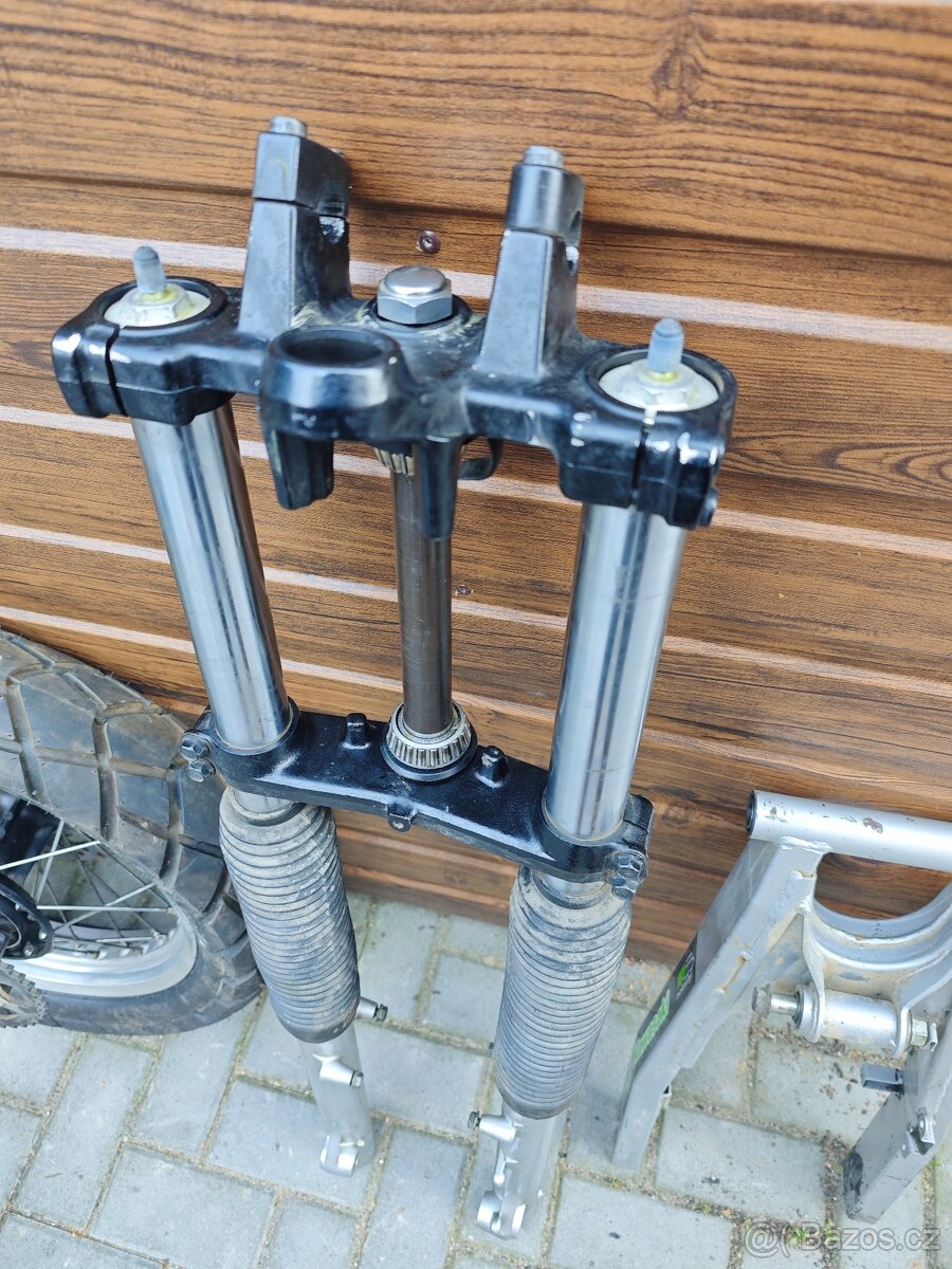 Kawasaki KLE 500 2002 - motor tlumiče kola - 3