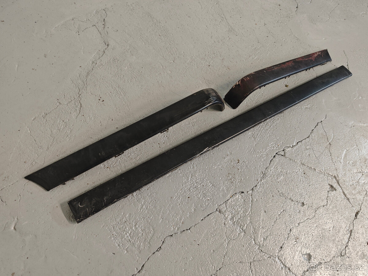 lišty zadního nárazniku Bmw E30 coupe - 3