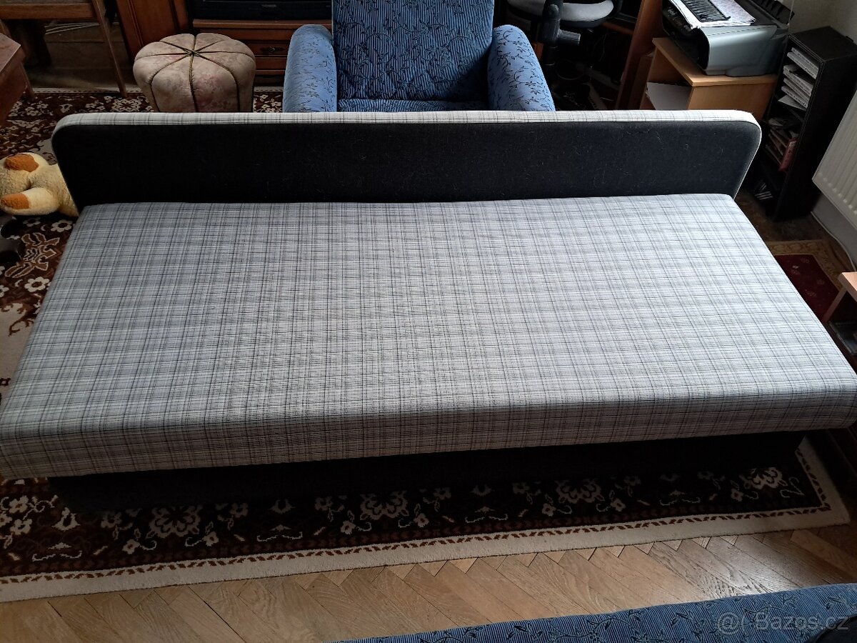 Valenda s uloznym prostorem - 3