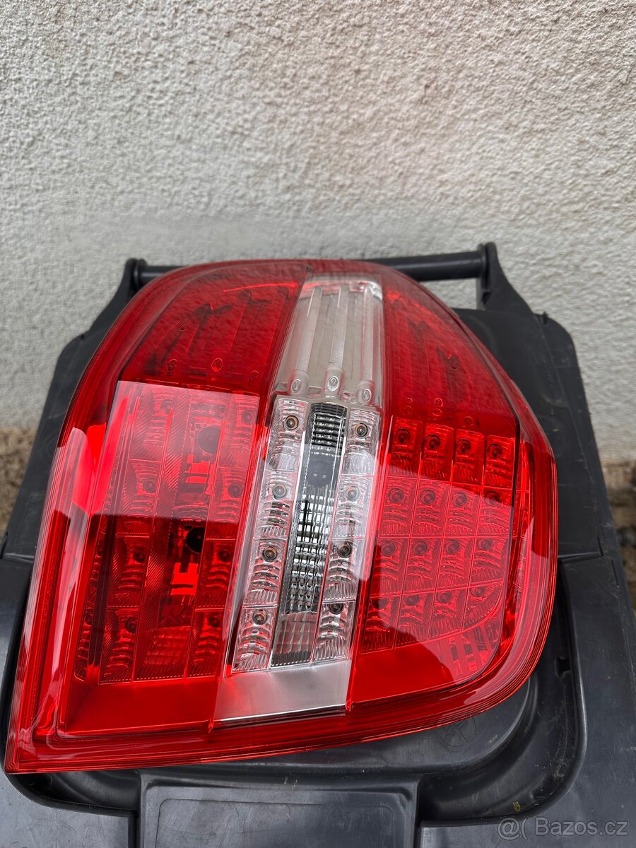 Mercedes ML164 zadní levé led světlo - 3