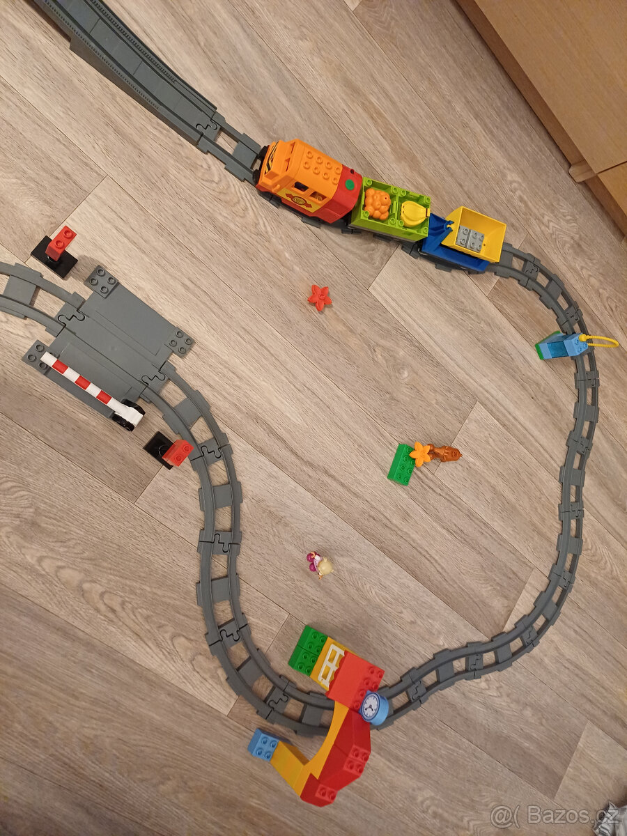 LEGO DUPLO- set sad vlaků, kolejí a kostek - 3