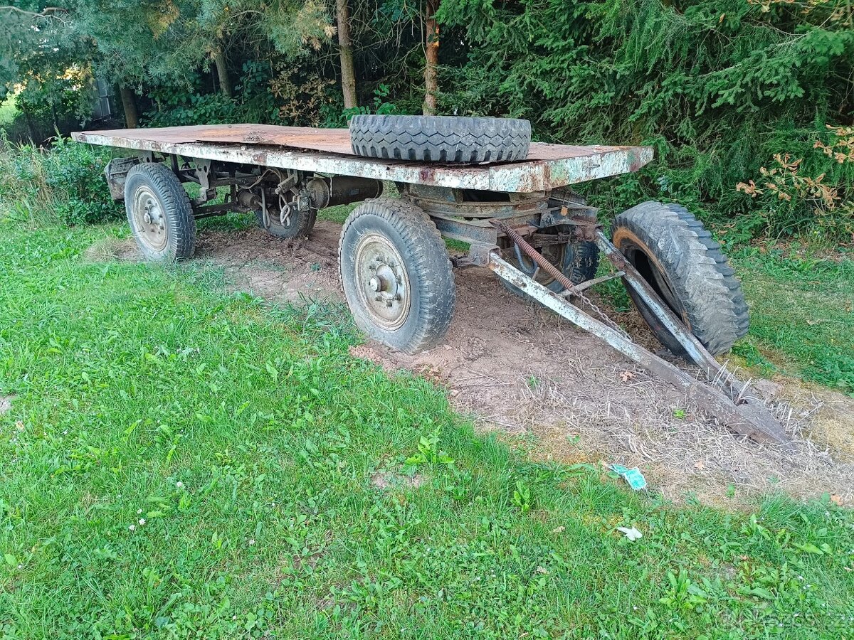 vlečka za traktor, podvozek pro včelník, umístění reklamy - 3