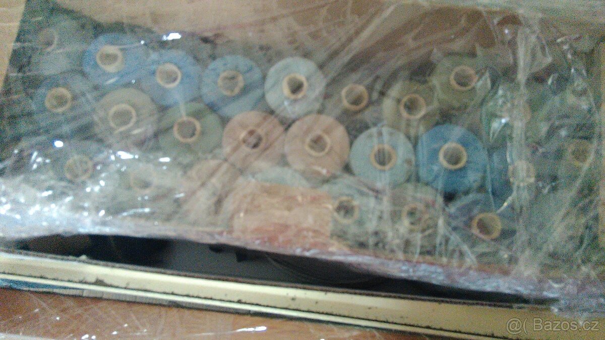 nite /zipy/stuhy - 3