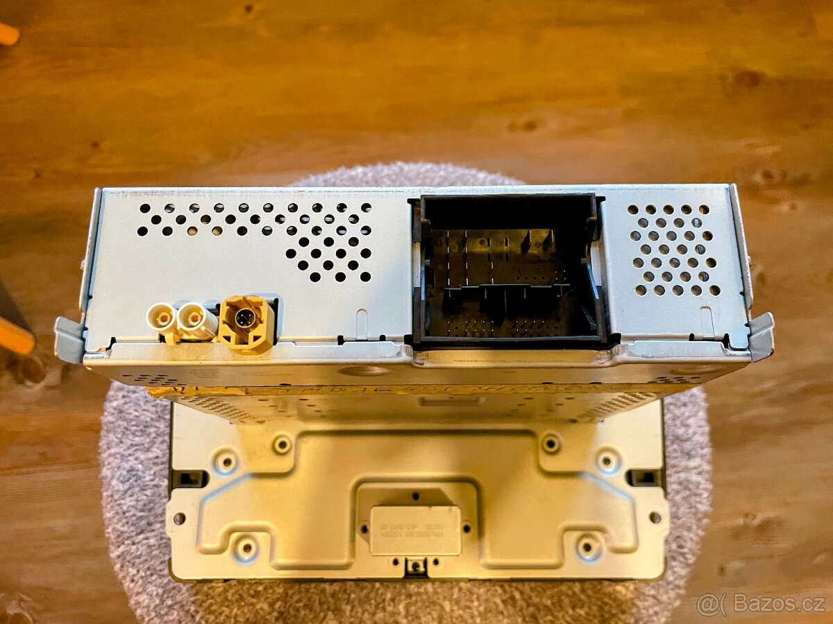 PRODÁNO Škoda YETI ORIGINAL AutoRádio SWING, 5L0 035 150L - 3