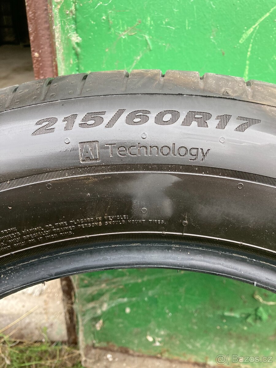 pneu 215/60R17 - 3