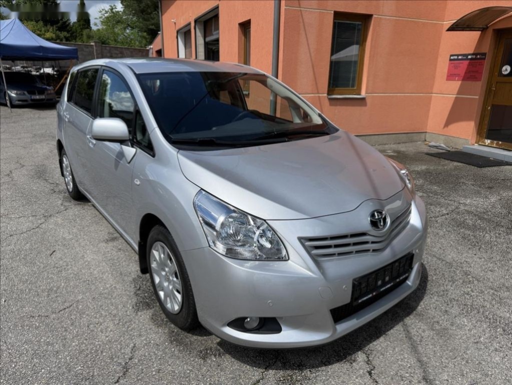 Toyota Verso,1,6 VVTi - 3