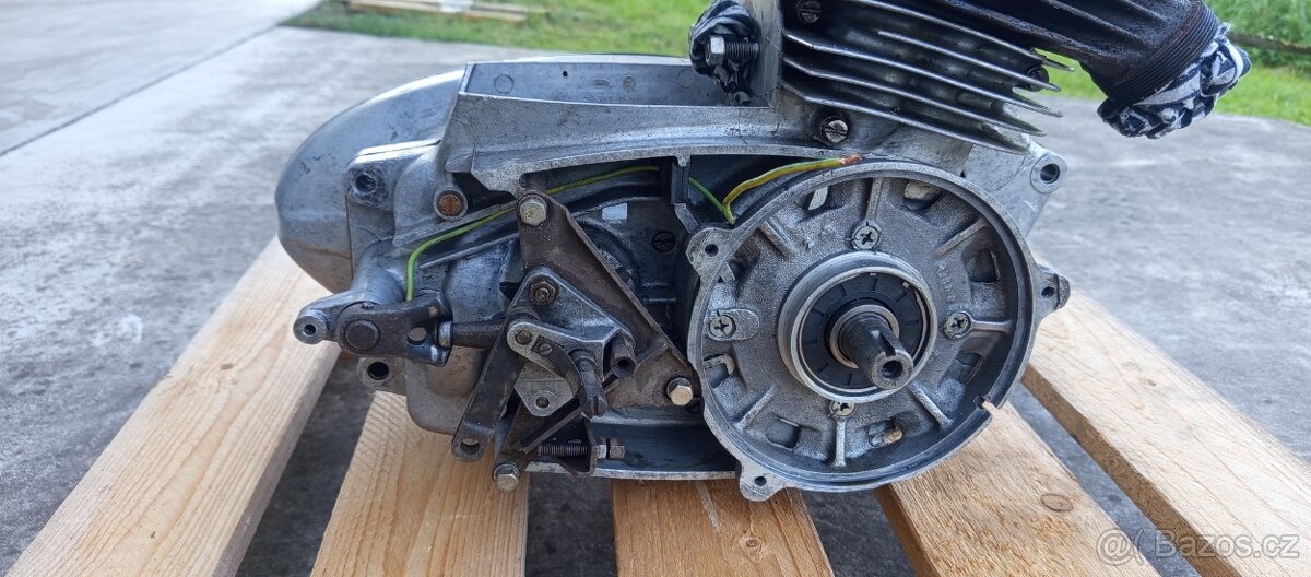 Velorex 350 motor- mechanika - 3