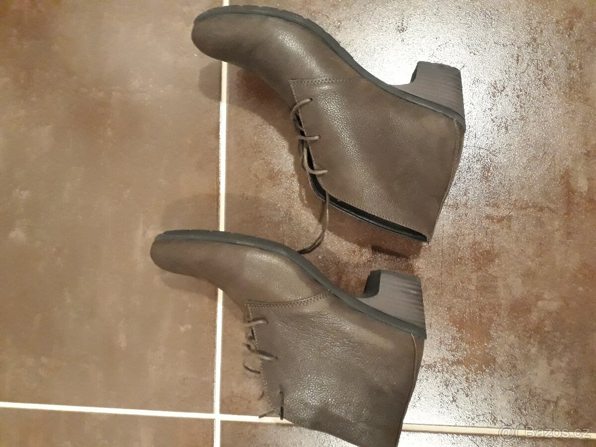 NOVÉ kožené kotníčkové boty, vel. 40 - 3