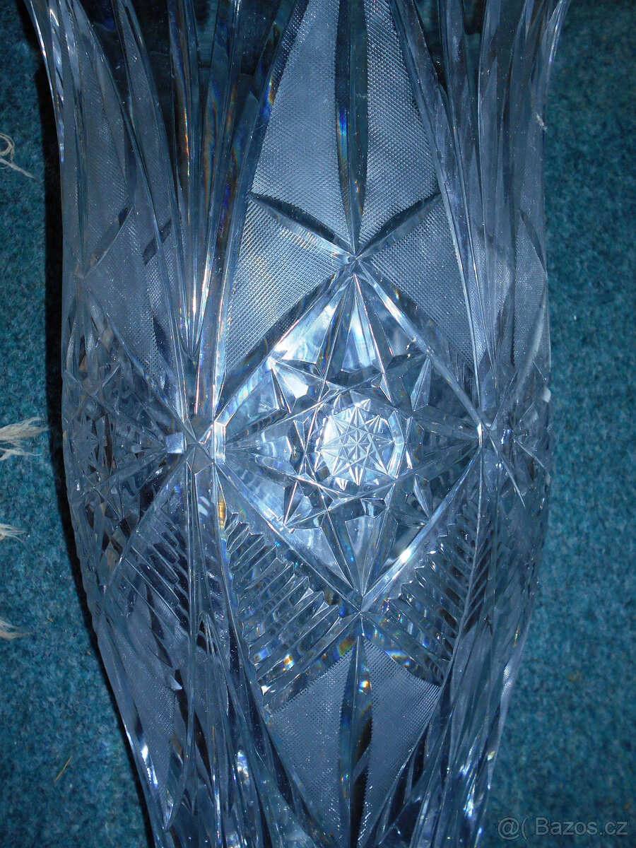 Broušená váza - 3