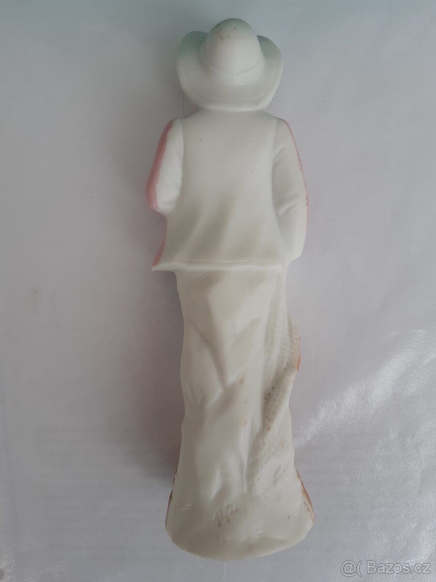 Malovaná porcelánová figurka - 3