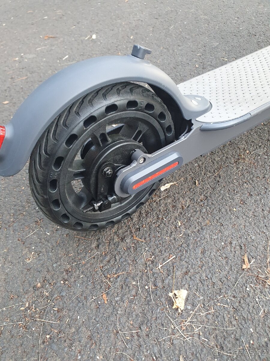 Elektrická koloběžka 350W - 3