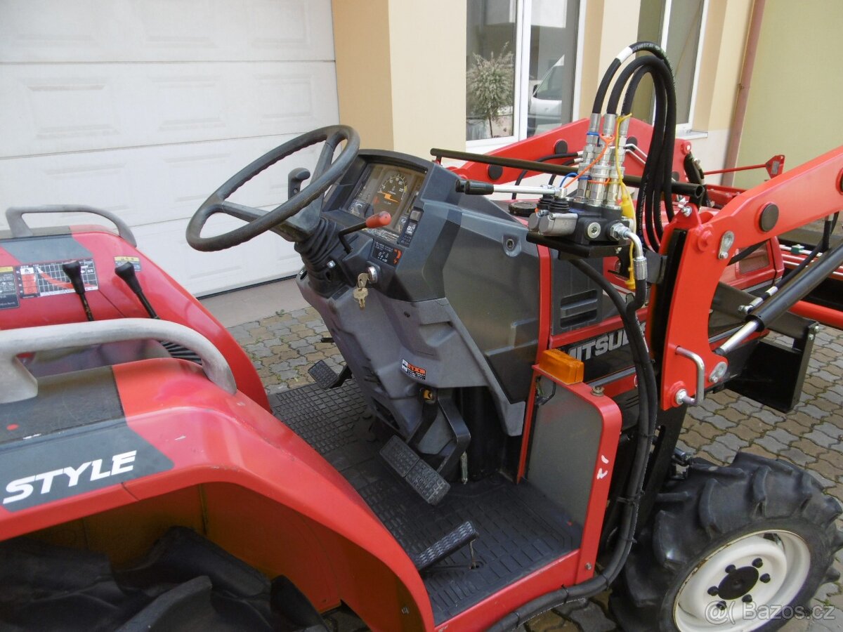 Malotraktor MITSUBISHI MT226D s čelním nakladačem - 3