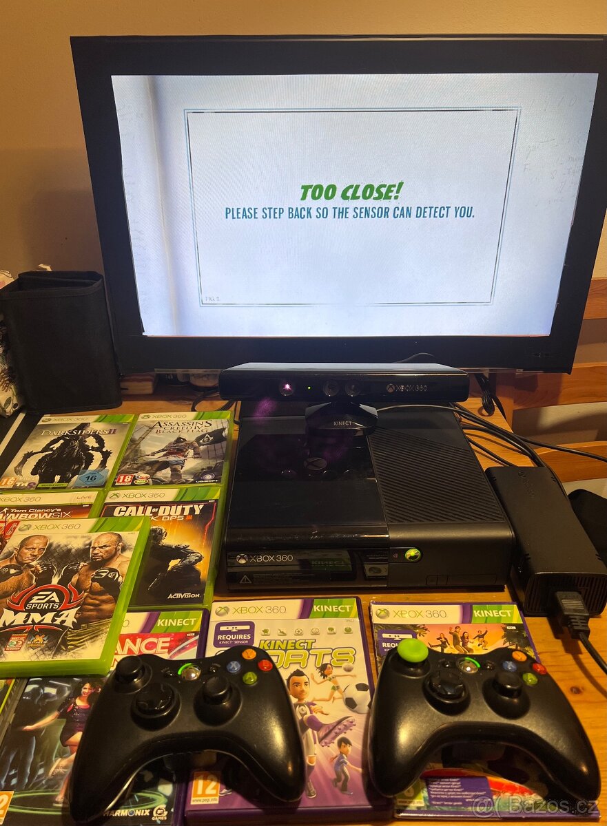 Xbox 360 E 250 GB + příslušenství Kinect a hry - 3
