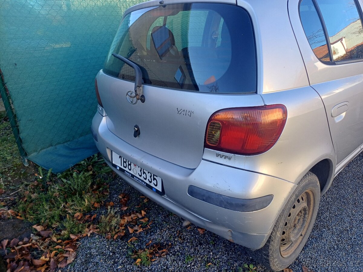 Toyota yaris 2003 - 3