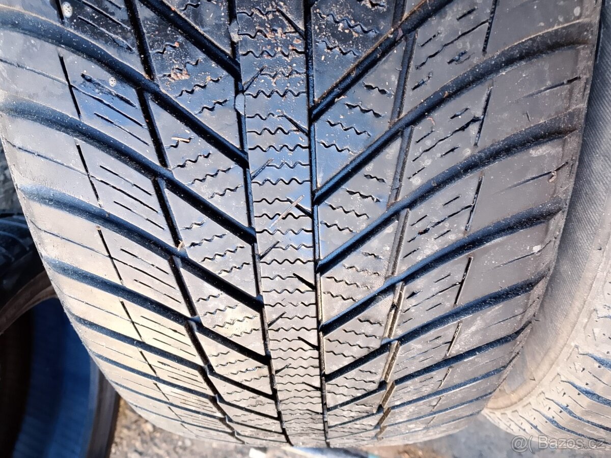235/55/17 103v Nexen - celoroční pneu 2ks - 3