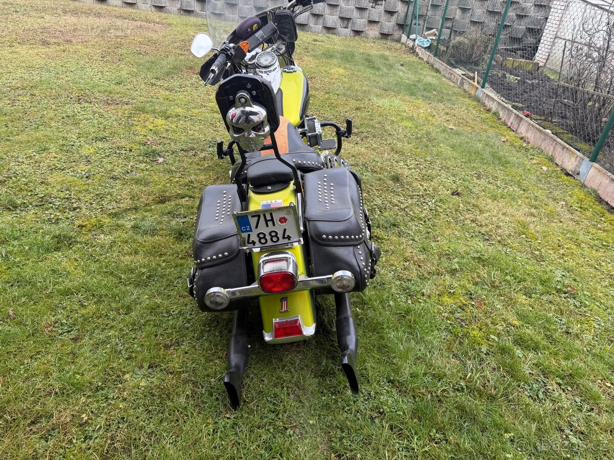 Harley-Davidson FXSTC Softail Custom - 3