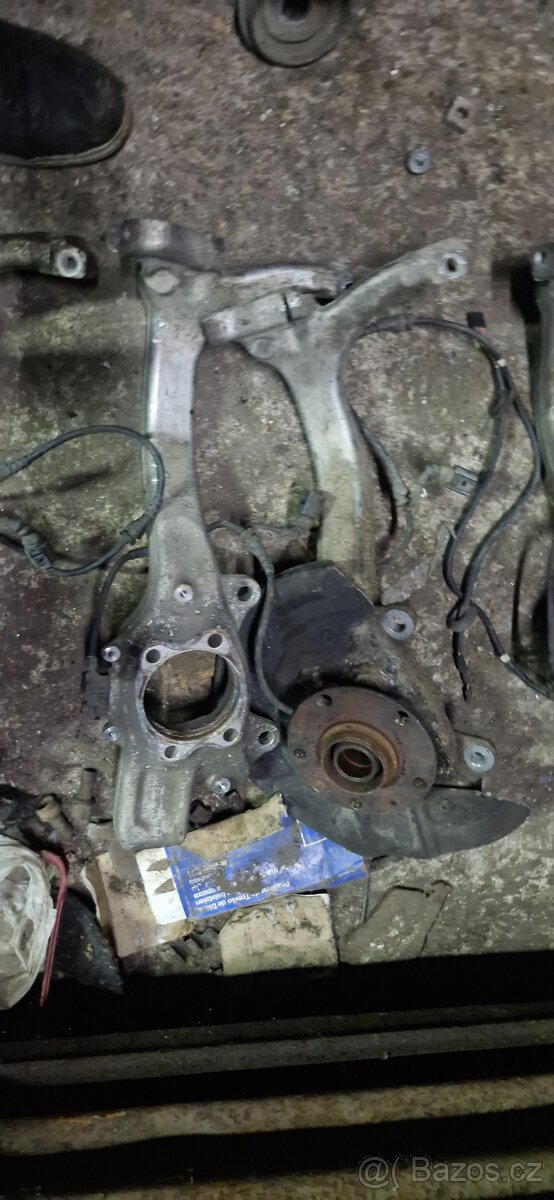 Leva predni tehlice audi A4 B6 B7 8E - 3