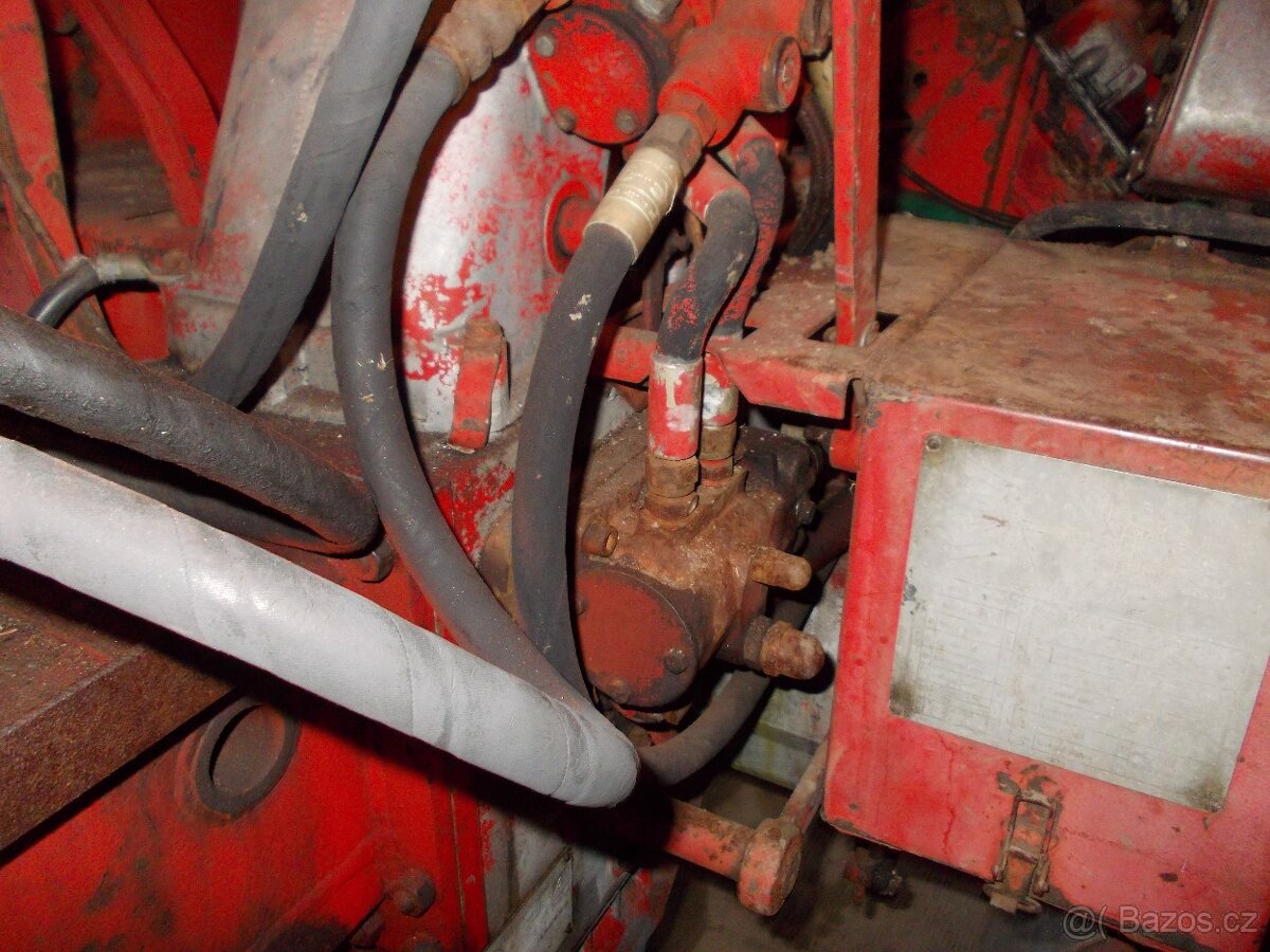 Hydraulika na RS09. - 3