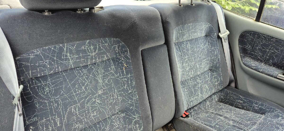 Renault Megane 2.0 16v F7R 2x Hatchback - 3