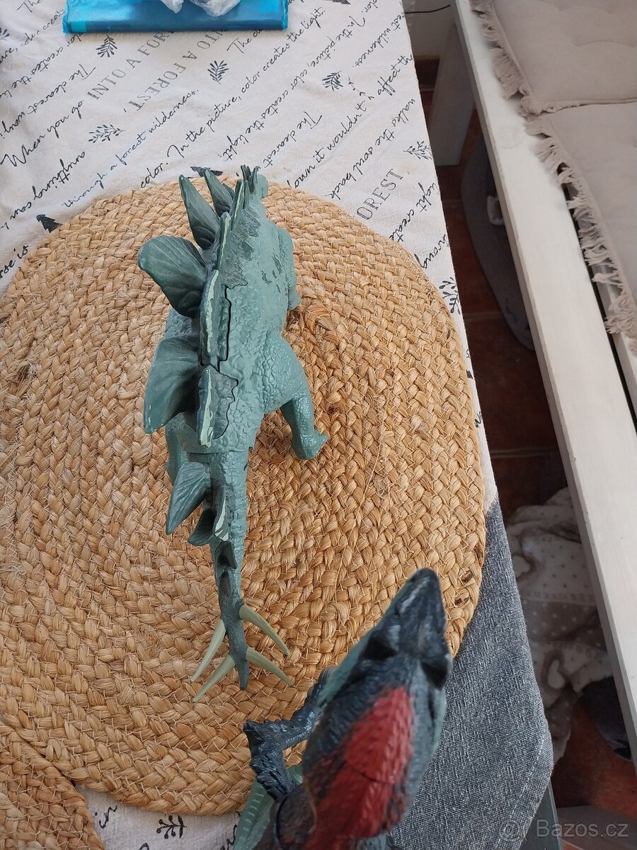 Prodám 2 krásné dinousary - 3