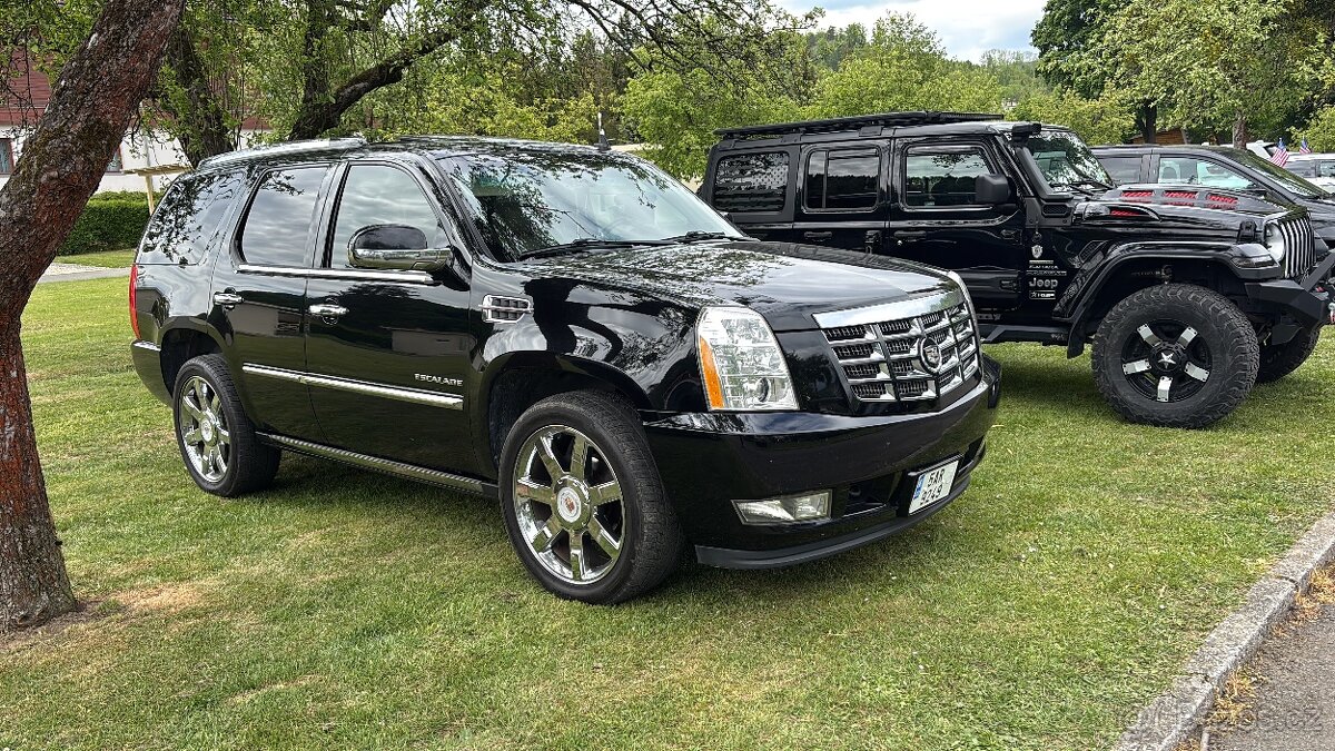 Cadillac Escalade TOP STAV - 3