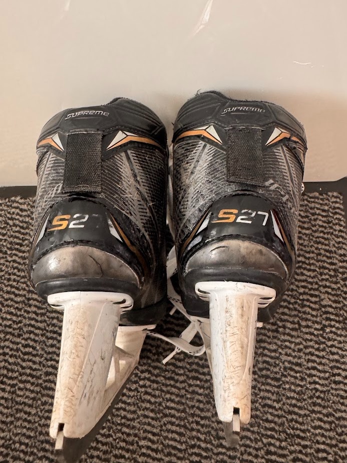 BRANKÁŘSKÉ BRUSLE BAUER SUPREME S27,vel. 39/5,5 D - 3