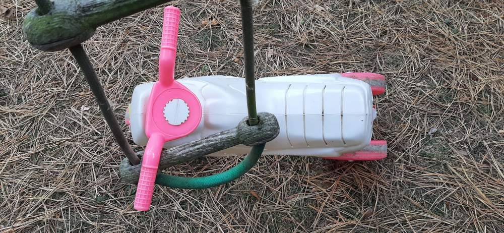 Prodám plastové odrážedlo motorka růžová. - 3