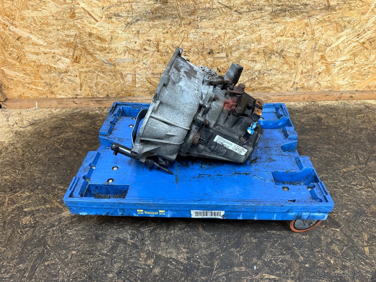 MANUÁLNÍ PŘEVODOVKA CHRYSLER PT CRUISER 2.0 104KW 4668776AD - 3