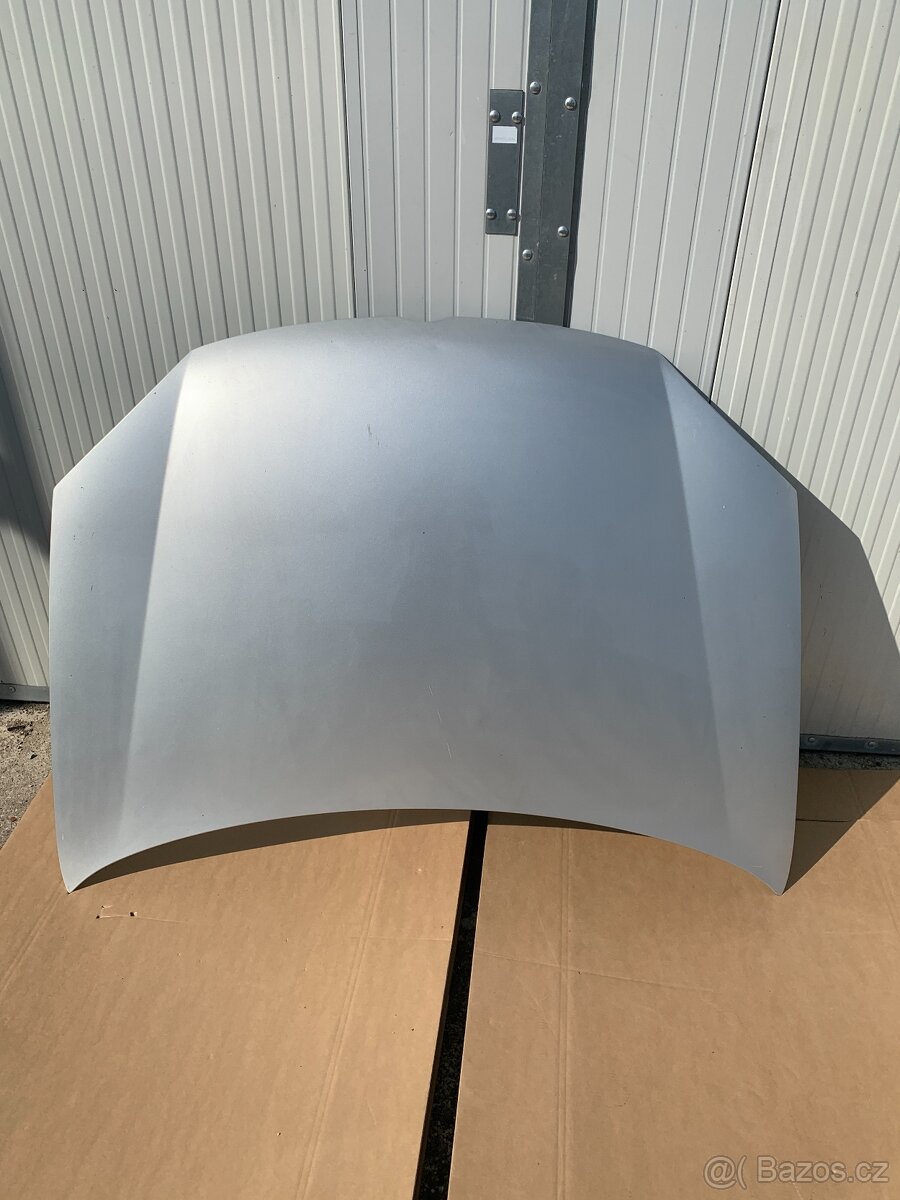 vw golf V 5 kapota stribrna haubna jetta - 3