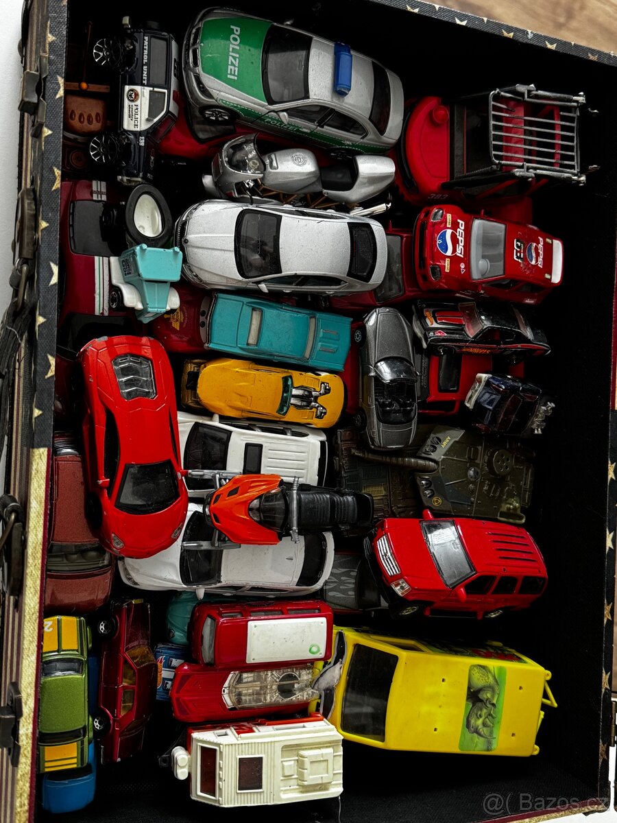 Autíčka včetně kufru - 3