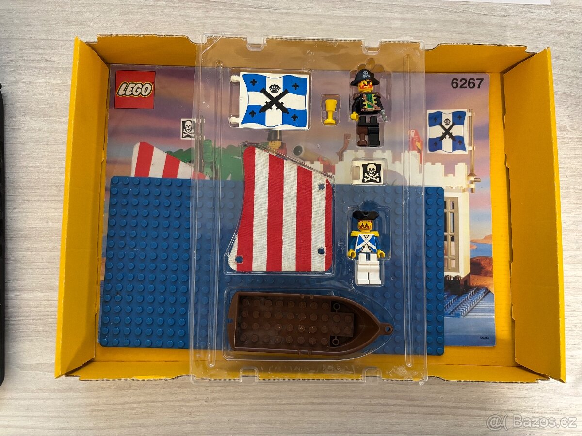Lego Pirates 6267 Lagoon Lock-Up US set včetně plastové vlož - 3