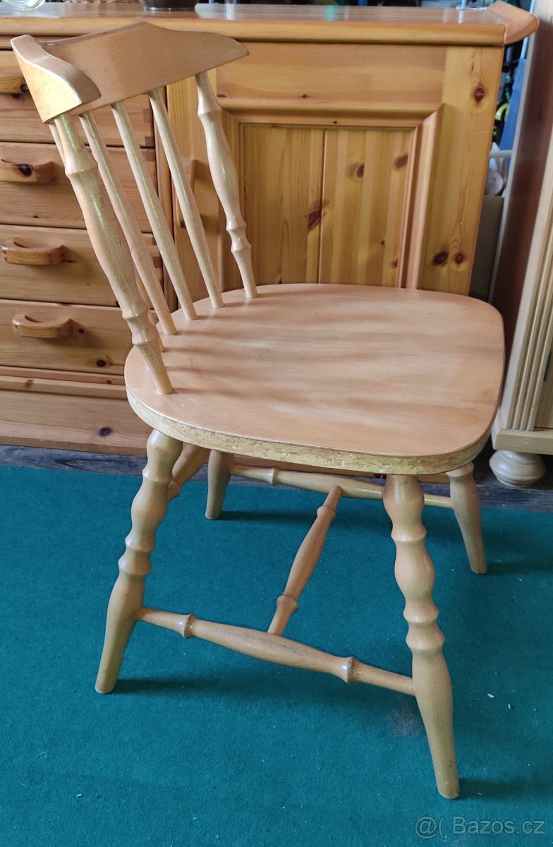 Dubový stůl se 4 židlemi - 3