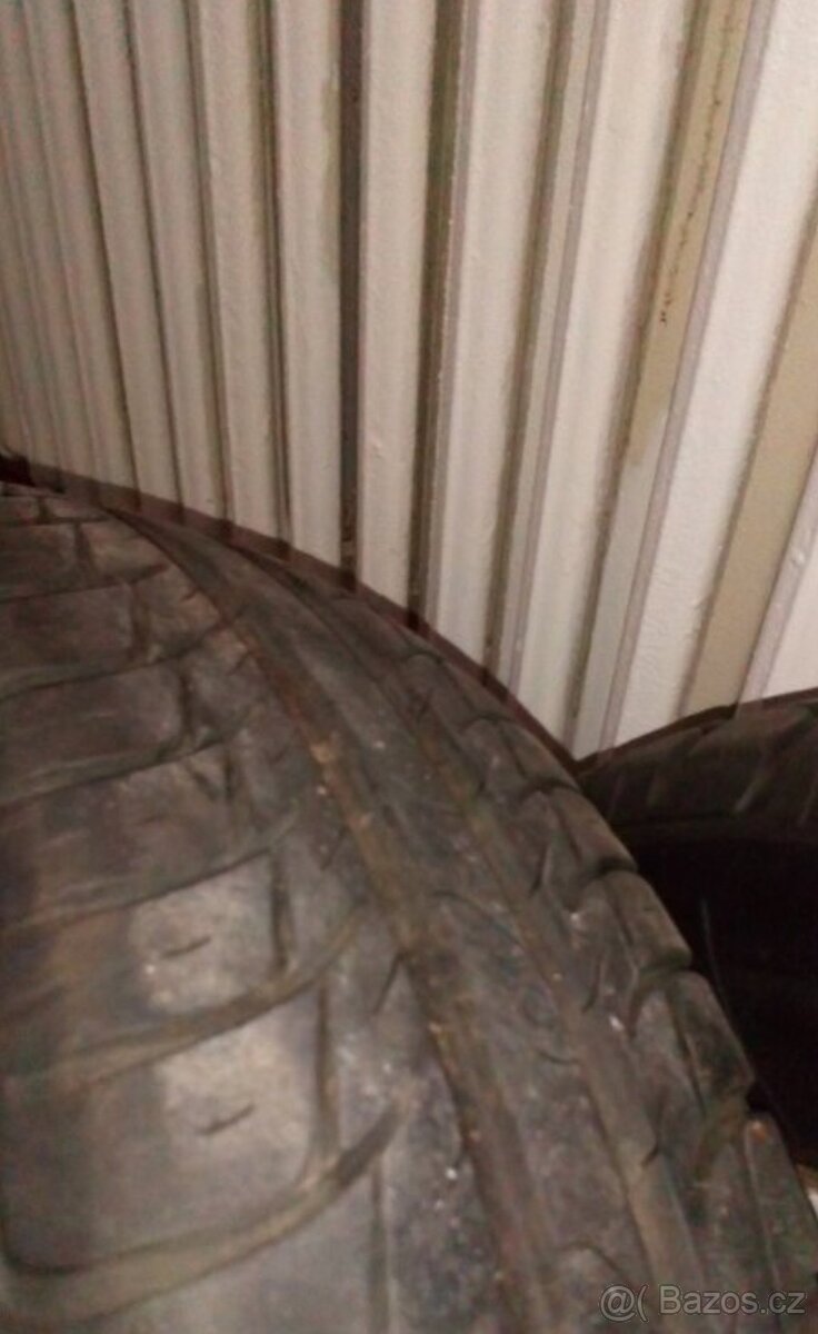 Dvě zimní pneu - 3