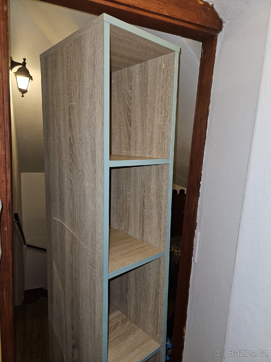 Knihovna, regál - 3